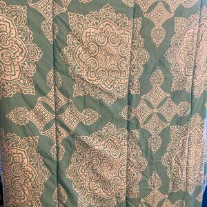 Cynthia Rowley  Twin XL Comforter